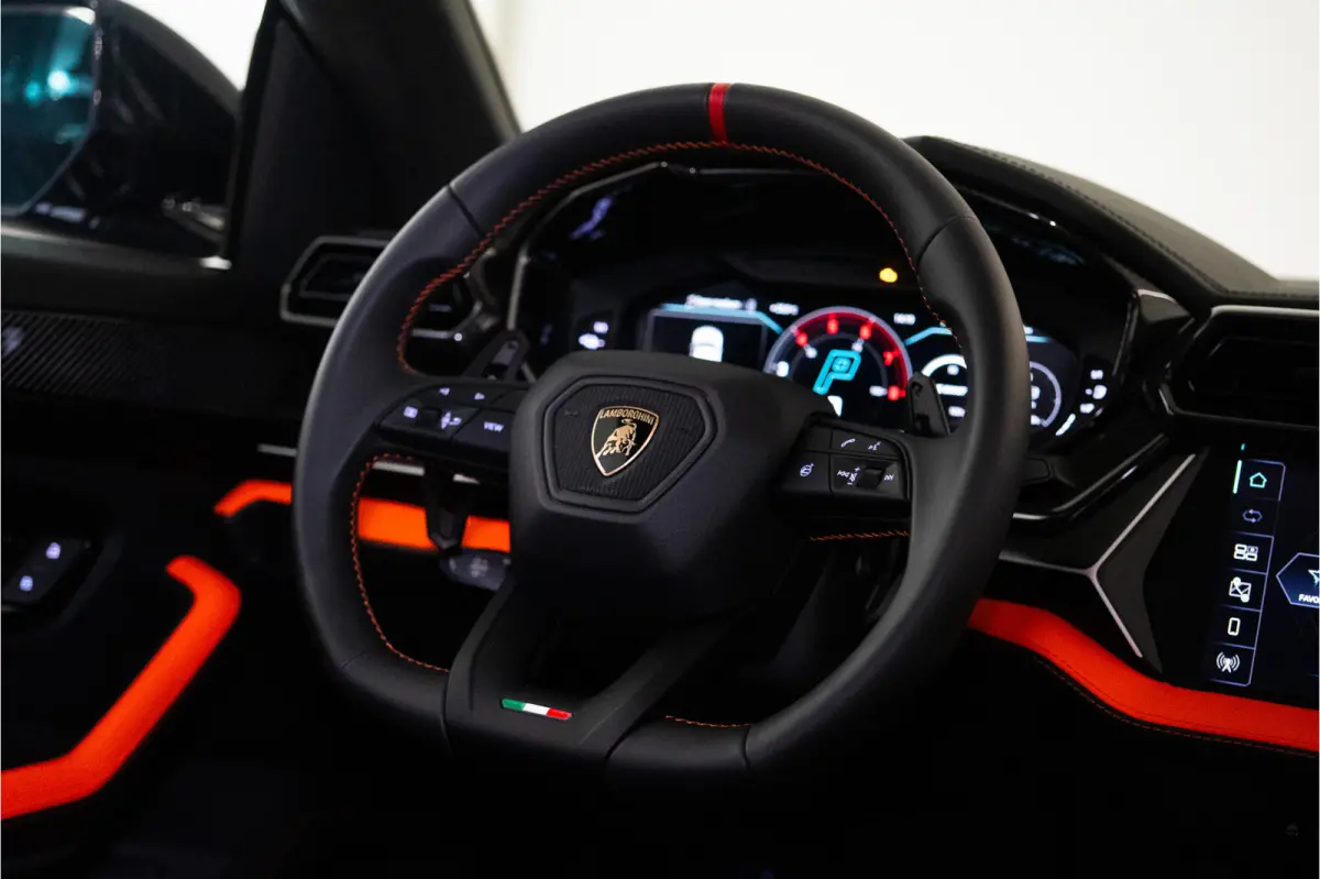 4.0 V8 Hybrid 800PK | Ad Personam | Nero Helene | Nero Ade/Arancio Leoni | Bang&Olufsen 3D | Ceramic | Service Package 5YR | 3YR Warrenty | VOL