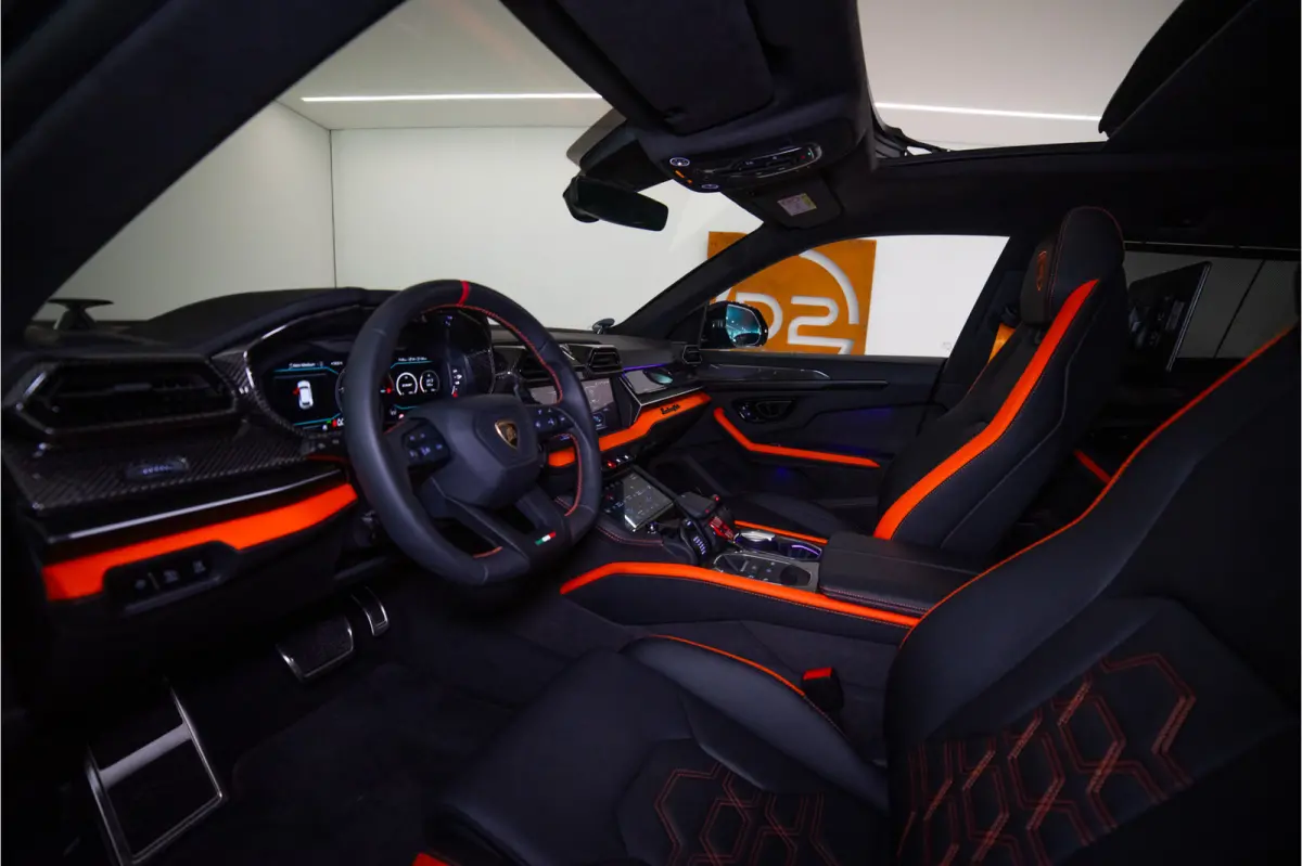 4.0 V8 Hybrid 800PK | Ad Personam | Nero Helene | Nero Ade/Arancio Leoni | Bang&Olufsen 3D | Ceramic | Service Package 5YR | 3YR Warrenty | VOL