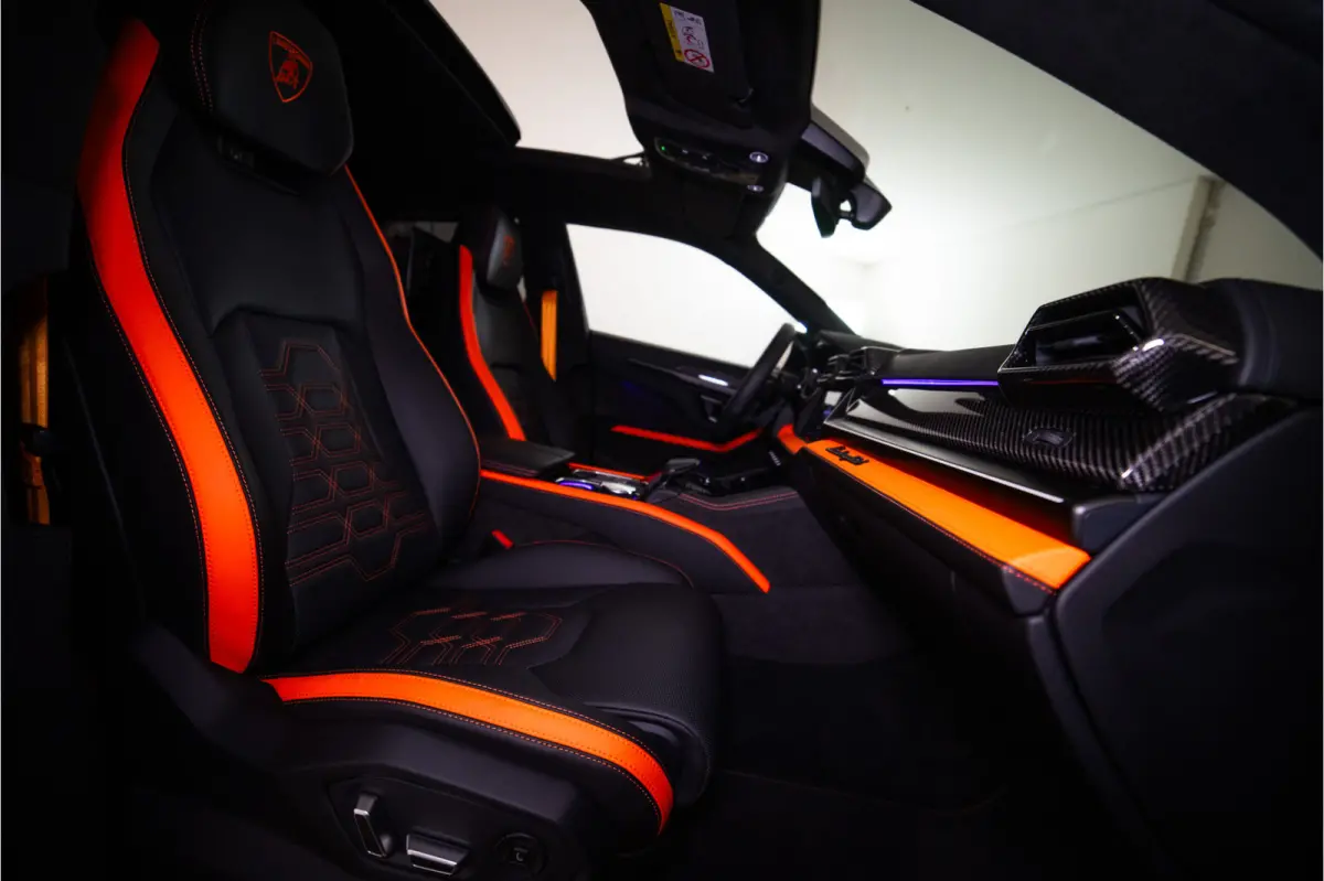 4.0 V8 Hybrid 800PK | Ad Personam | Nero Helene | Nero Ade/Arancio Leoni | Bang&Olufsen 3D | Ceramic | Service Package 5YR | 3YR Warrenty | VOL