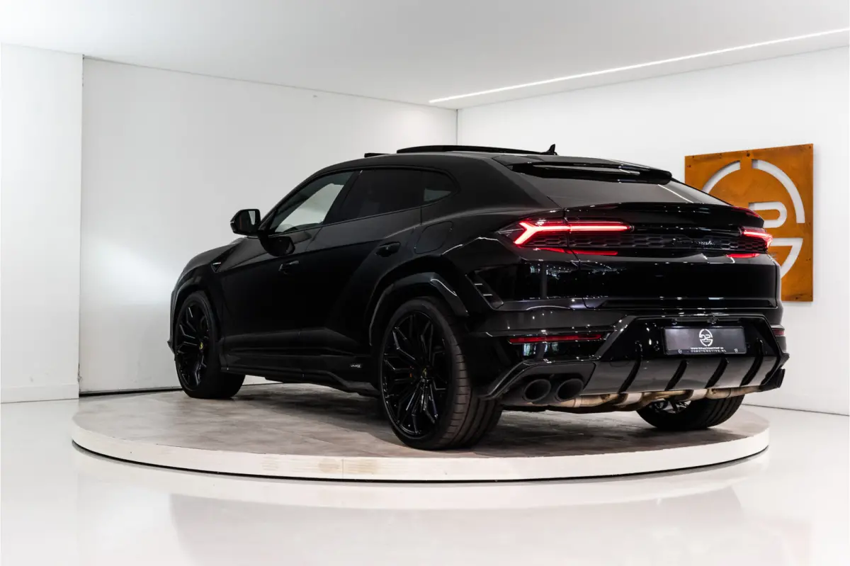 4.0 V8 Hybrid 800PK | Ad Personam | Nero Helene | Nero Ade/Arancio Leoni | Bang&Olufsen 3D | Ceramic | Service Package 5YR | 3YR Warrenty | VOL