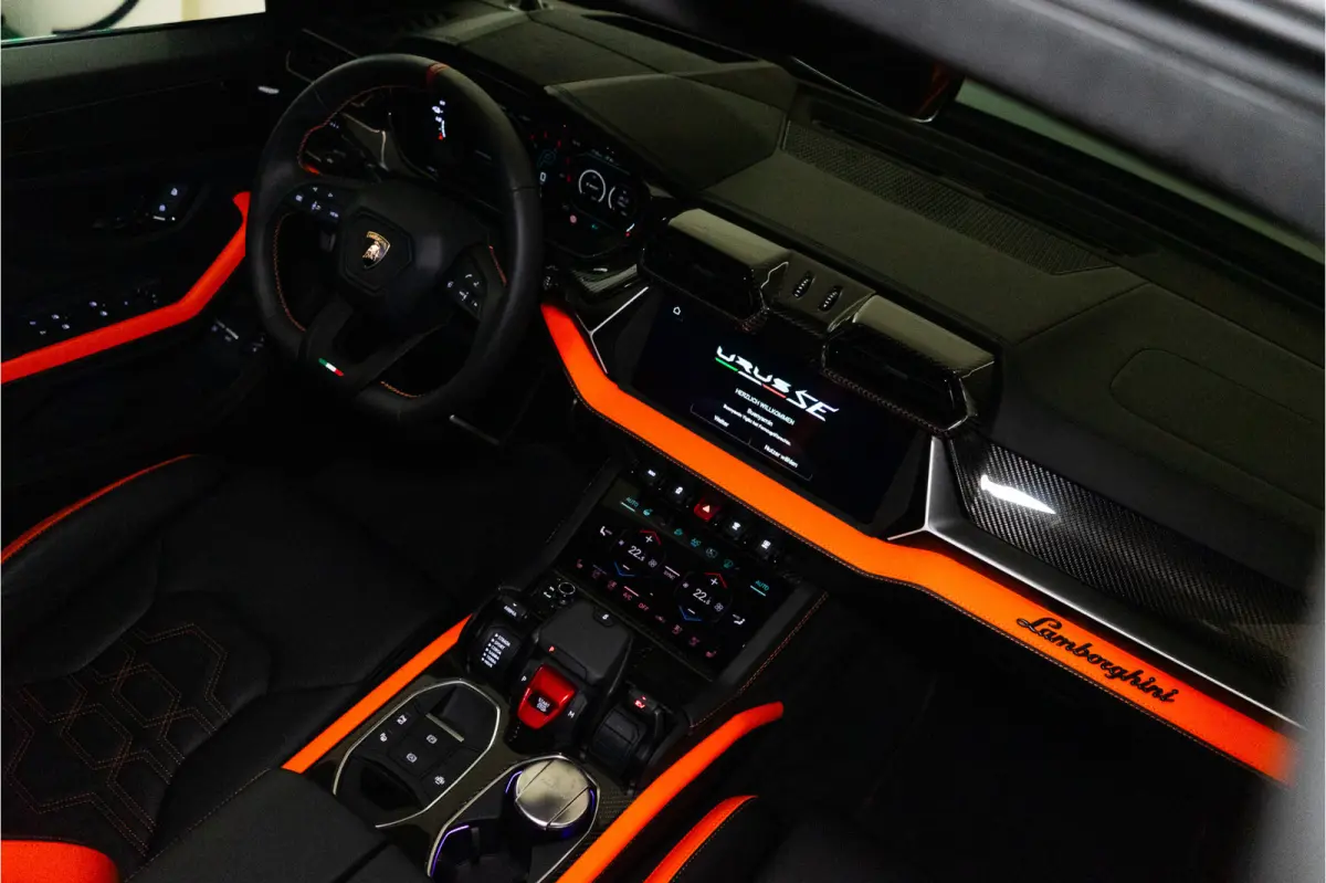 4.0 V8 Hybrid 800PK | Ad Personam | Nero Helene | Nero Ade/Arancio Leoni | Bang&Olufsen 3D | Ceramic | Service Package 5YR | 3YR Warrenty | VOL