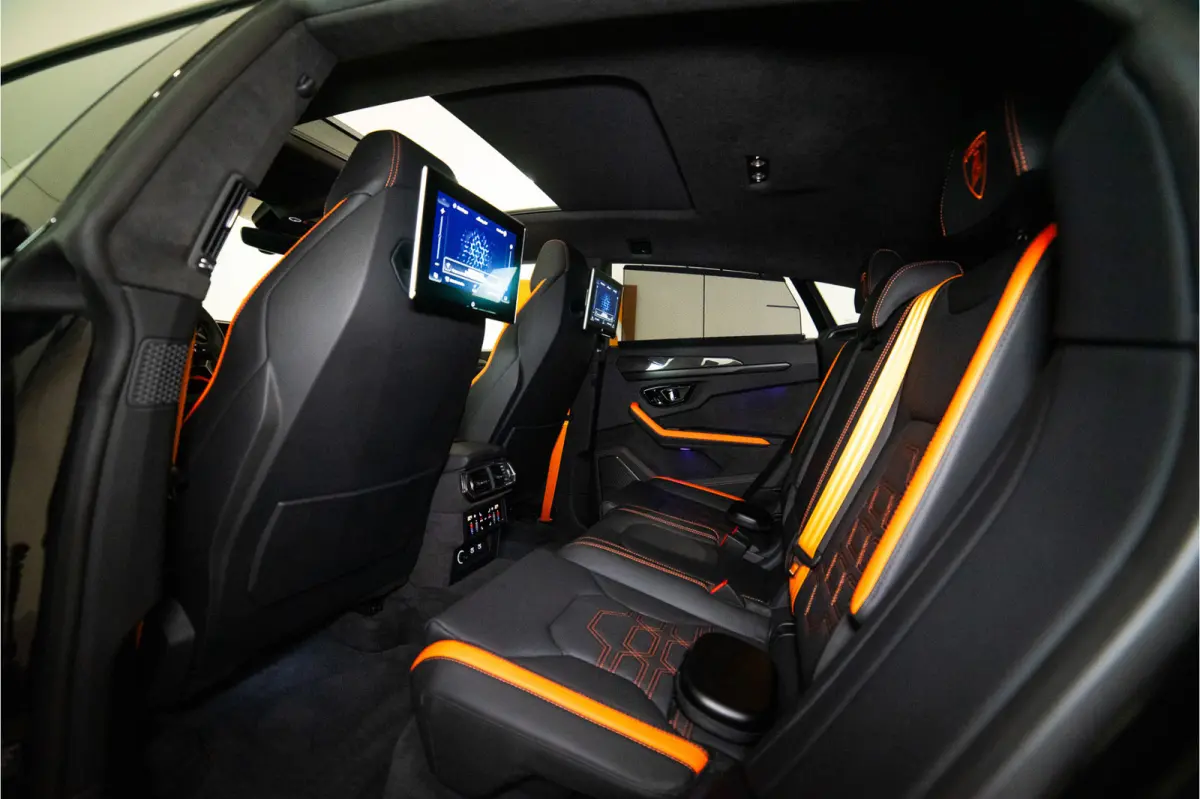4.0 V8 Hybrid 800PK | Ad Personam | Nero Helene | Nero Ade/Arancio Leoni | Bang&Olufsen 3D | Ceramic | Service Package 5YR | 3YR Warrenty | VOL