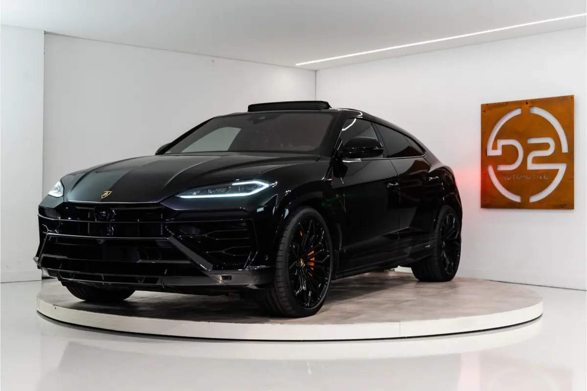 4.0 V8 Hybrid 800PK | Ad Personam | Nero Helene | Nero Ade/Arancio Leoni | Bang&Olufsen 3D | Ceramic | Service Package 5YR | 3YR Warrenty | VOL