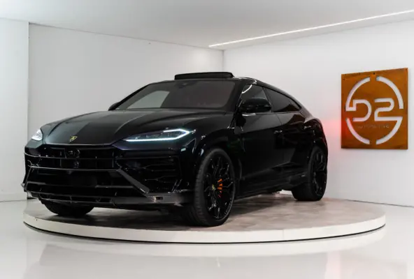 4.0 V8 Hybrid 800PK | Ad Personam | Nero Helene | Nero Ade/Arancio Leoni | Bang&Olufsen 3D | Ceramic | Service Package 5YR | 3YR Warrenty | VOL