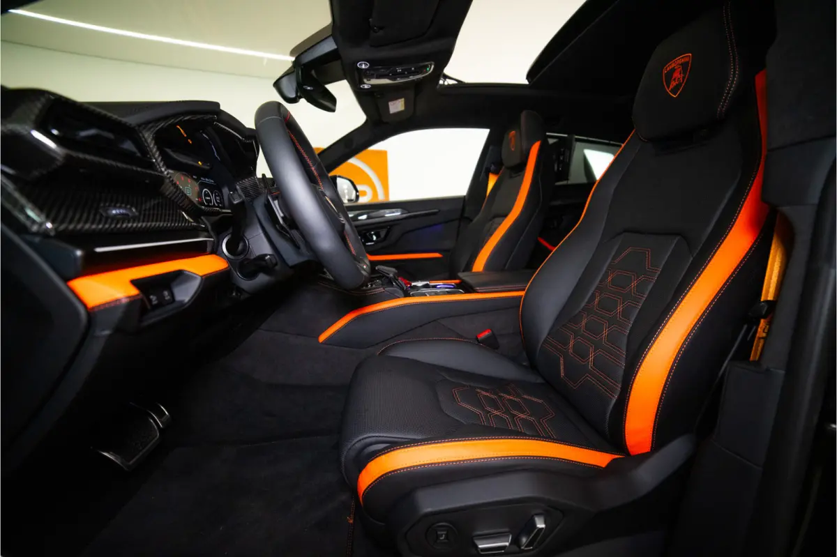 4.0 V8 Hybrid 800PK | Ad Personam | Nero Helene | Nero Ade/Arancio Leoni | Bang&Olufsen 3D | Ceramic | Service Package 5YR | 3YR Warrenty | VOL