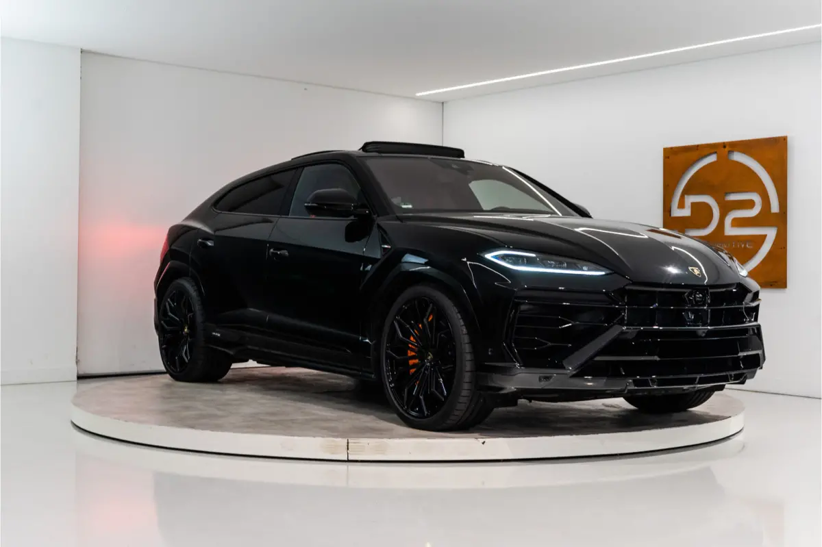 4.0 V8 Hybrid 800PK | Ad Personam | Nero Helene | Nero Ade/Arancio Leoni | Bang&Olufsen 3D | Ceramic | Service Package 5YR | 3YR Warrenty | VOL