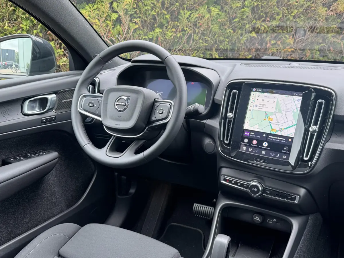 Single Motor Plus Europa 70 kWh | Getint glas | Camera | H&K Audio | Glazen dak | Keyless
