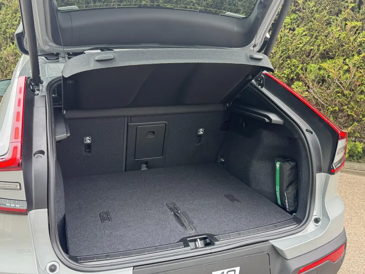 Single Motor Plus Europa 70 kWh | Getint glas | Camera | H&K Audio | Glazen dak | Keyless