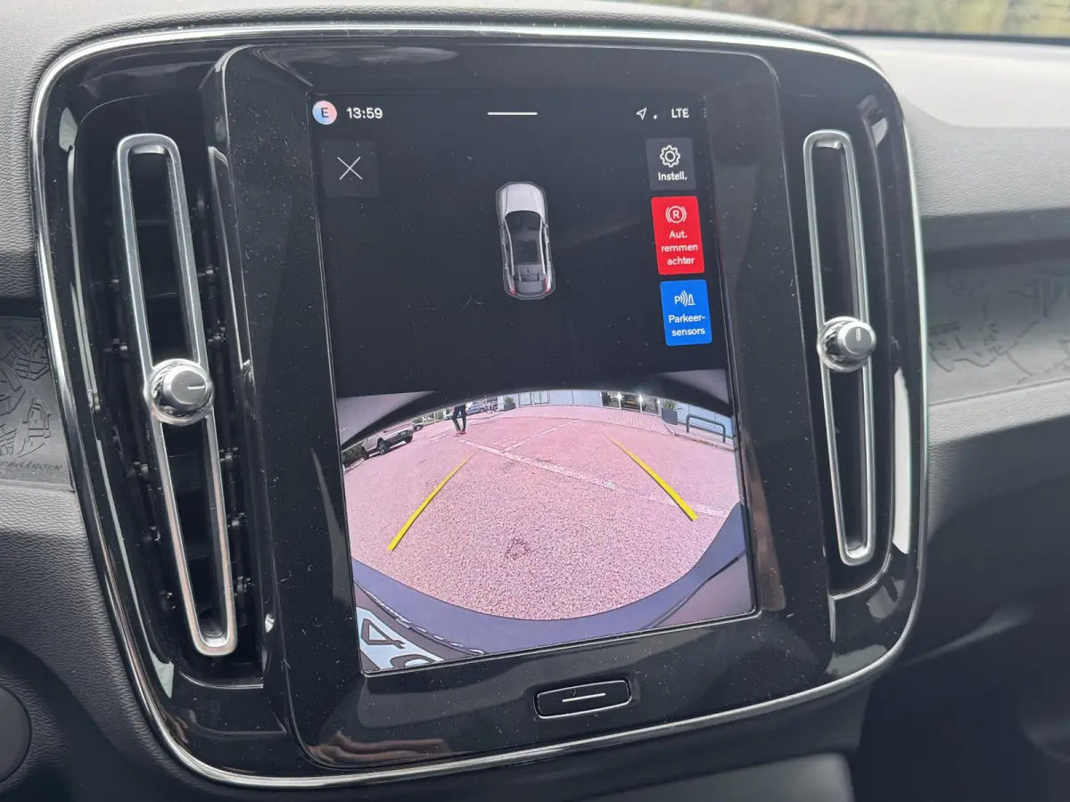 Single Motor Plus Europa 70 kWh | Getint glas | Camera | H&K Audio | Glazen dak | Keyless