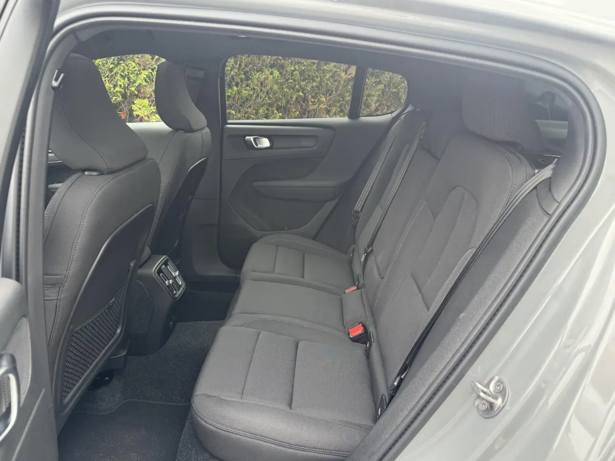 Single Motor Plus Europa 70 kWh | Getint glas | Camera | H&K Audio | Glazen dak | Keyless