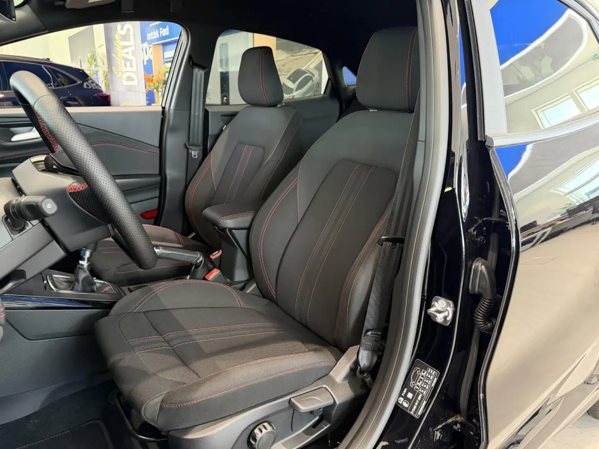 1.0 EcoBoost ST-Line | Direct leverbaar | €5000,- Ready Set Ford Bonus | 0.99% rente met Ford Options | Winter pack | Comfort Pack |