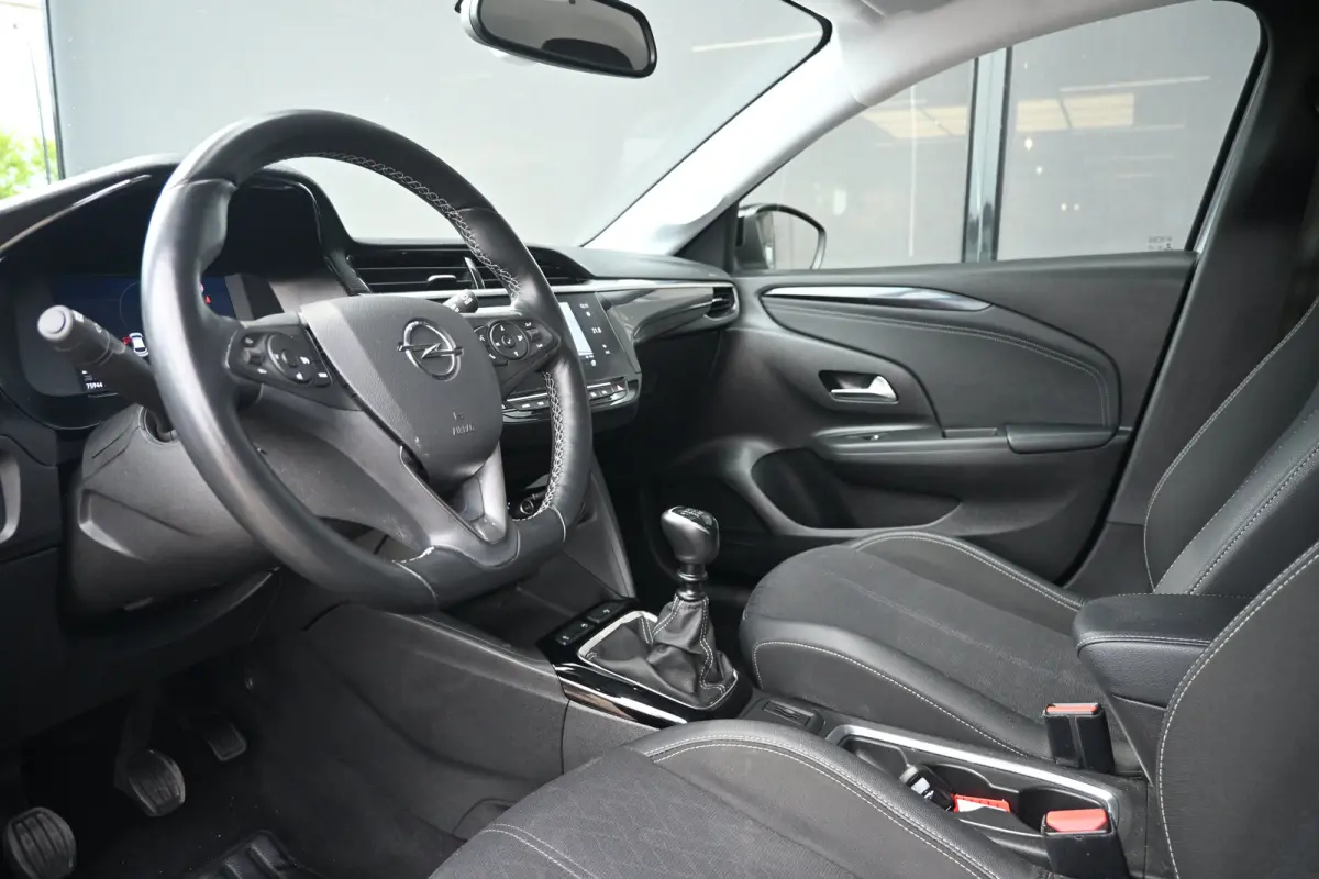 1.2 Elegance 100pk | Premium Pakket | Dealeronderhouden | 1e Eigenaar | Navigatie | Keyless-Entry | Achteruitrijcamera | !!