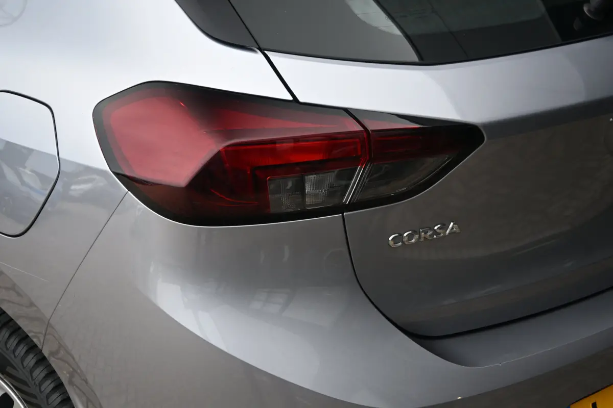 1.2 Elegance 100pk | Premium Pakket | Dealeronderhouden | 1e Eigenaar | Navigatie | Keyless-Entry | Achteruitrijcamera | !!
