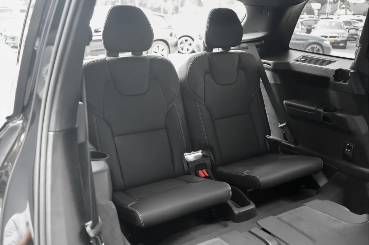 2.0 T8 Plug-in AWD Ultra Black 7p Model 2027 B&W Pano Massage Stoelventilatie Trekhaak