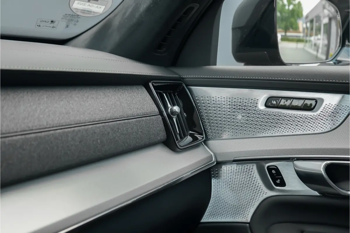 2.0 T8 Plug-in AWD Ultra Black 7p Model 2027 B&W Pano Massage Stoelventilatie Trekhaak