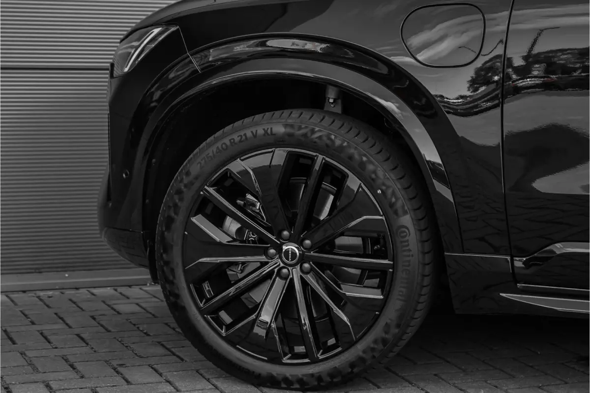2.0 T8 Plug-in AWD Ultra Black 7p Model 2027 B&W Pano Massage Stoelventilatie Trekhaak
