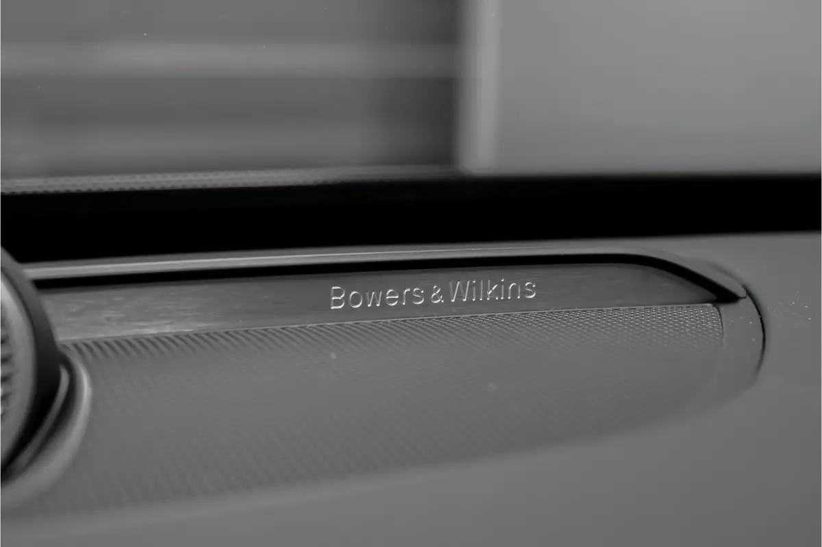 2.0 T8 Plug-in AWD Ultra Black 7p Model 2027 B&W Pano Massage Stoelventilatie Trekhaak