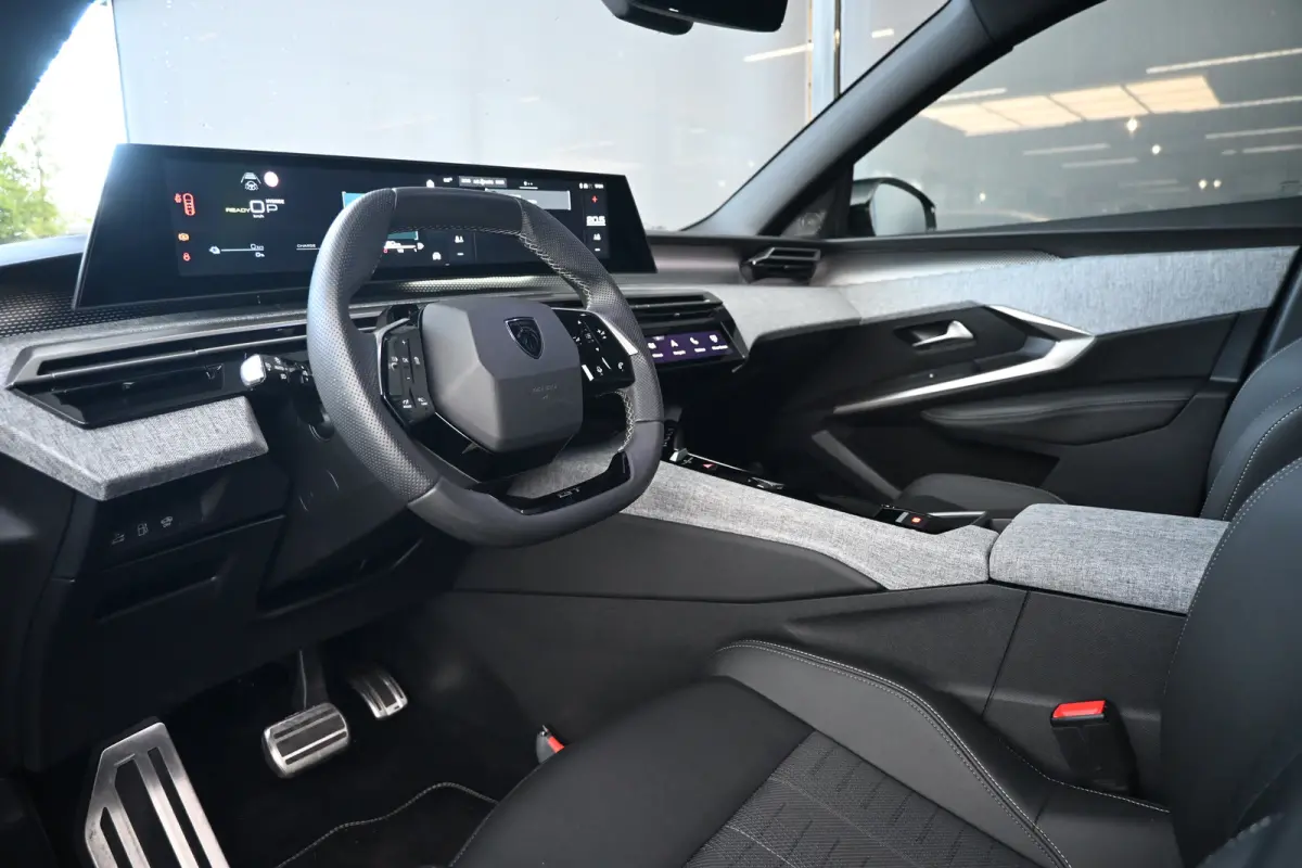1.6 plug-in Hybrid 195 GT Tot 8 Jaar Garantie! | Navigatie | 360 Camera | Elektr. Achterklep | Adaptive Cruise | Draadloos Apple Carplay & Android Auto | !!