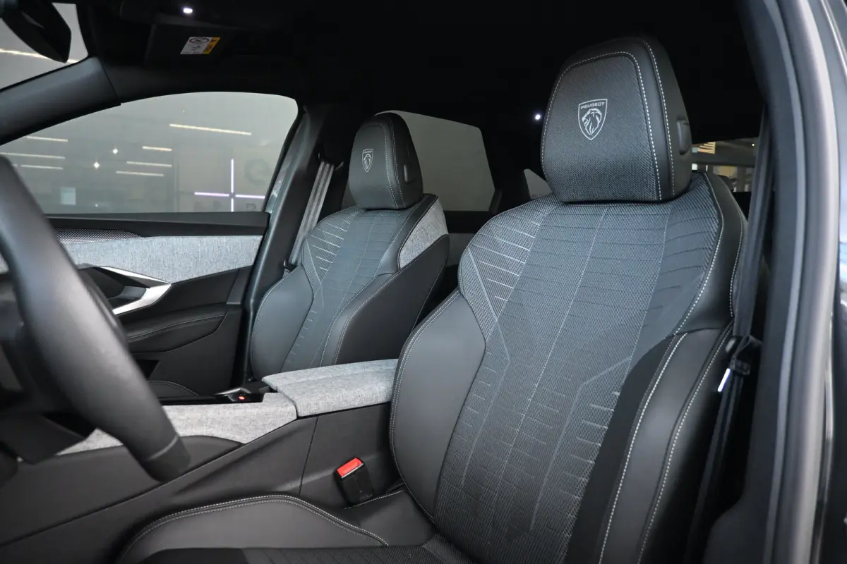 1.6 plug-in Hybrid 195 GT Tot 8 Jaar Garantie! | Navigatie | 360 Camera | Elektr. Achterklep | Adaptive Cruise | Draadloos Apple Carplay & Android Auto | !!