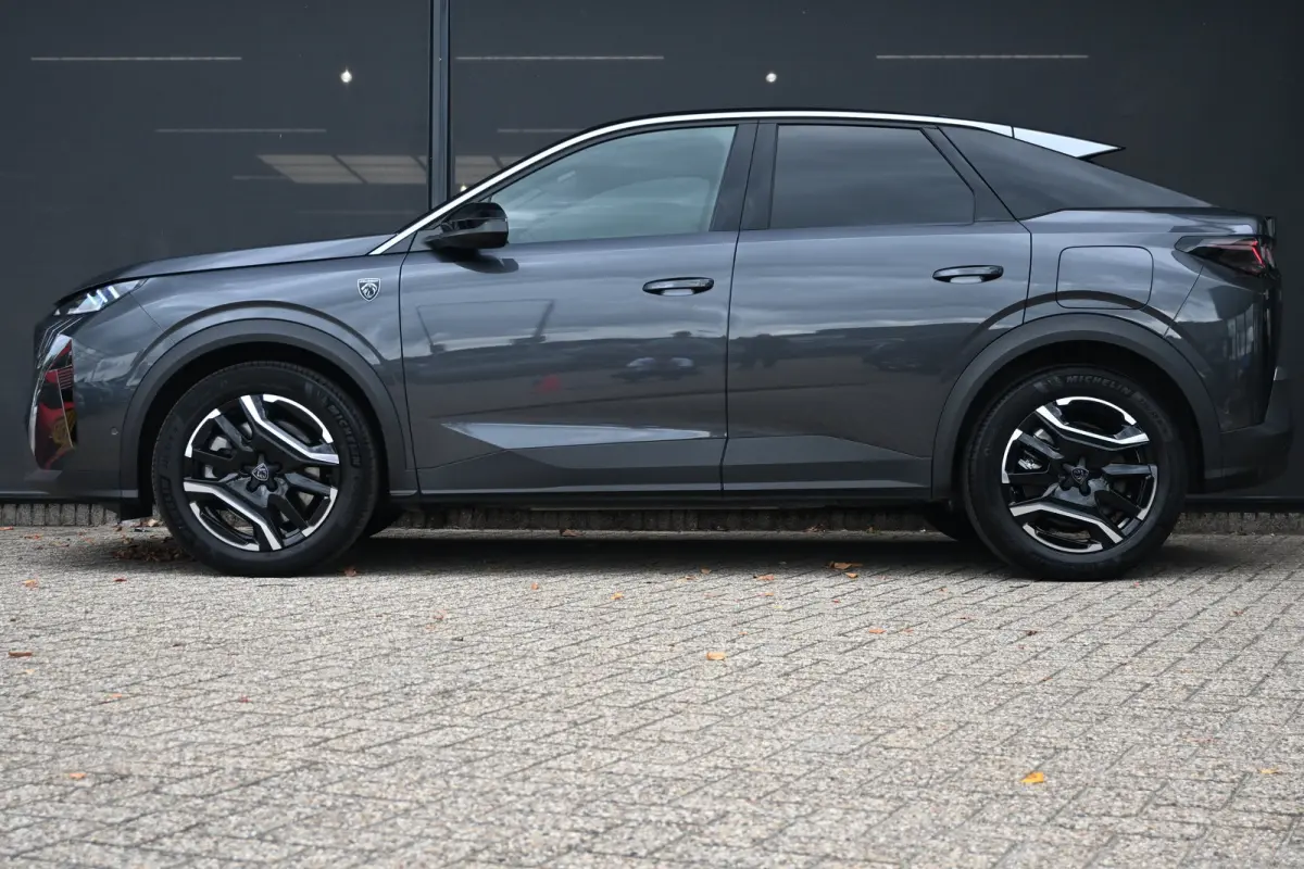 1.6 plug-in Hybrid 195 GT Tot 8 Jaar Garantie! | Navigatie | 360 Camera | Elektr. Achterklep | Adaptive Cruise | Draadloos Apple Carplay & Android Auto | !!