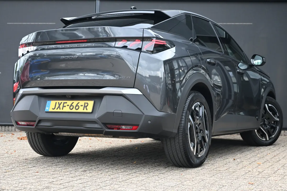 1.6 plug-in Hybrid 195 GT Tot 8 Jaar Garantie! | Navigatie | 360 Camera | Elektr. Achterklep | Adaptive Cruise | Draadloos Apple Carplay & Android Auto | !!