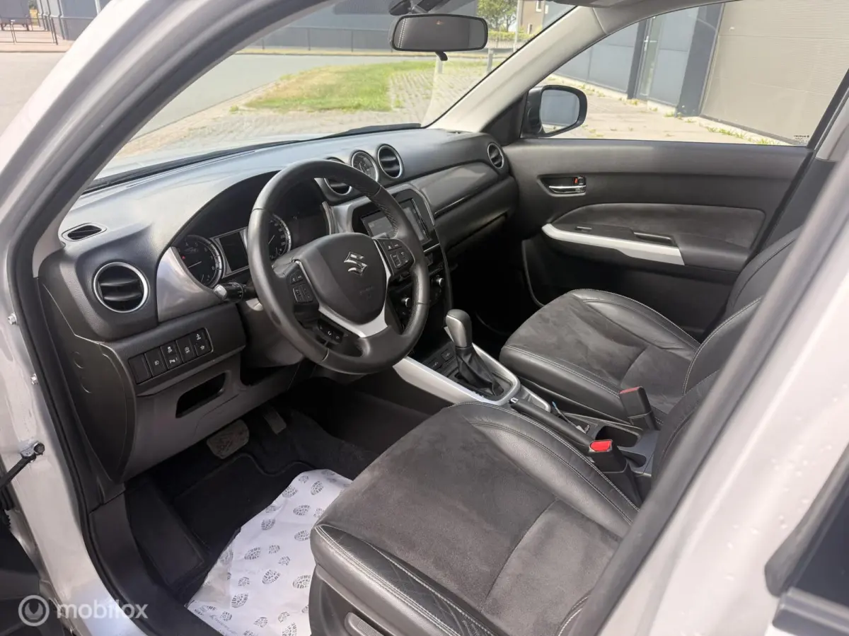 1.6 High Executive | Pano schuifdak | Trekhaak | Half Leder | Zeer compleet