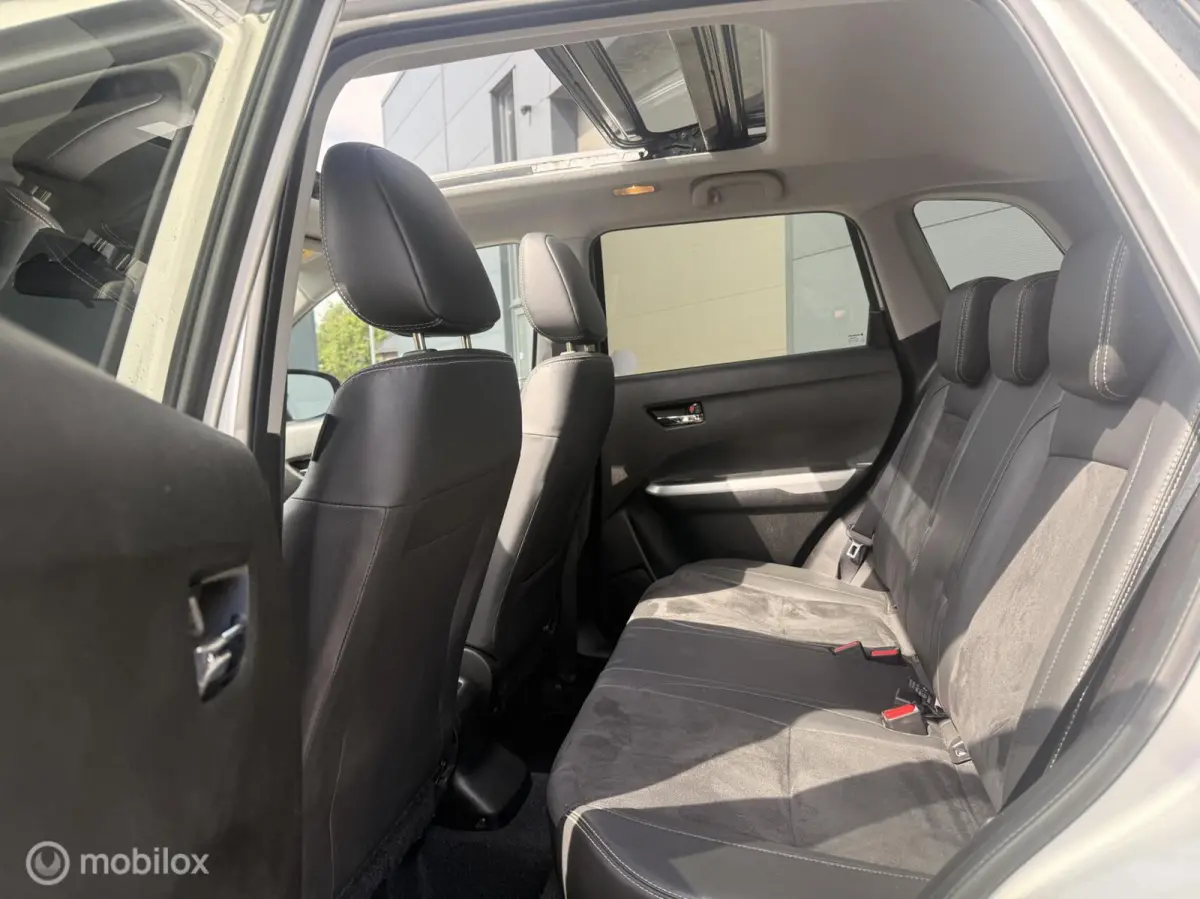 1.6 High Executive | Pano schuifdak | Trekhaak | Half Leder | Zeer compleet