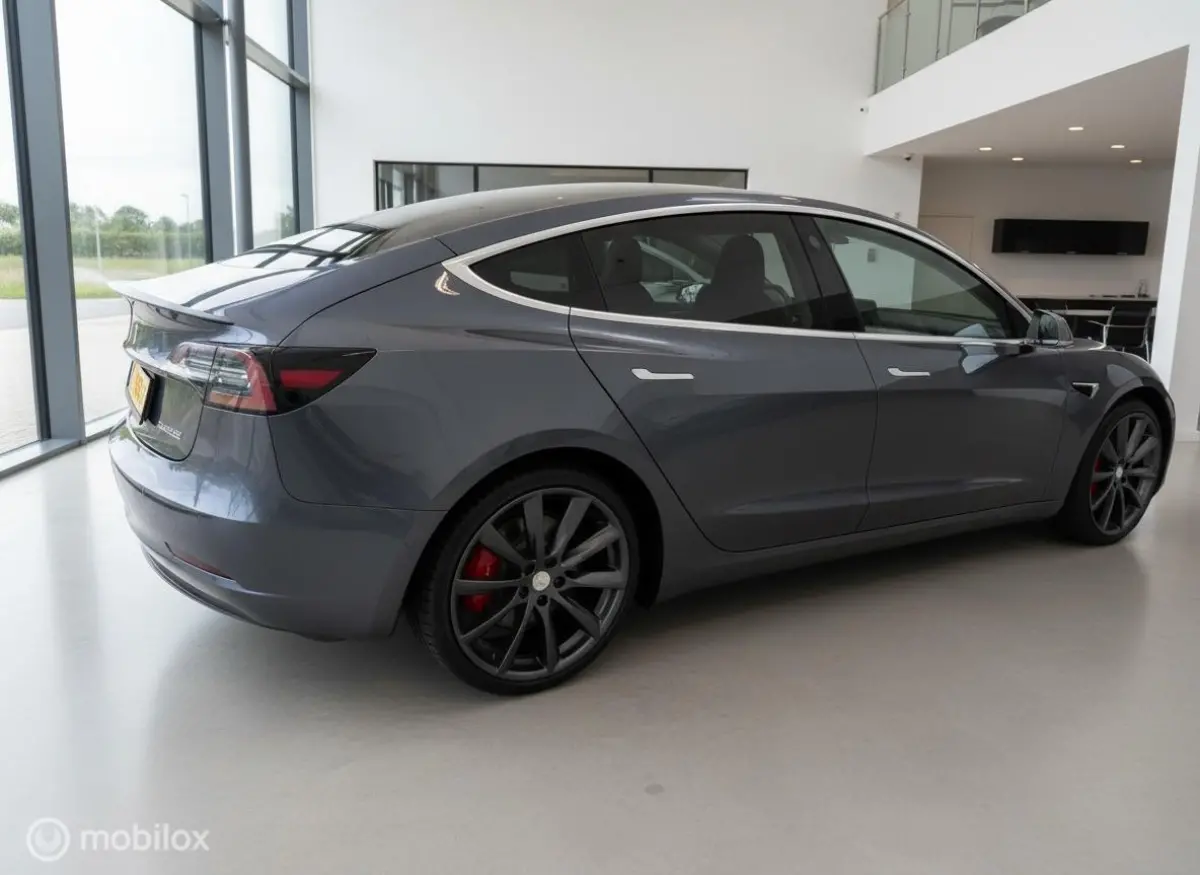 Performance AWD 75 kWh | SOH 81% | 463 pk | 136.603 km | 20" | Premium