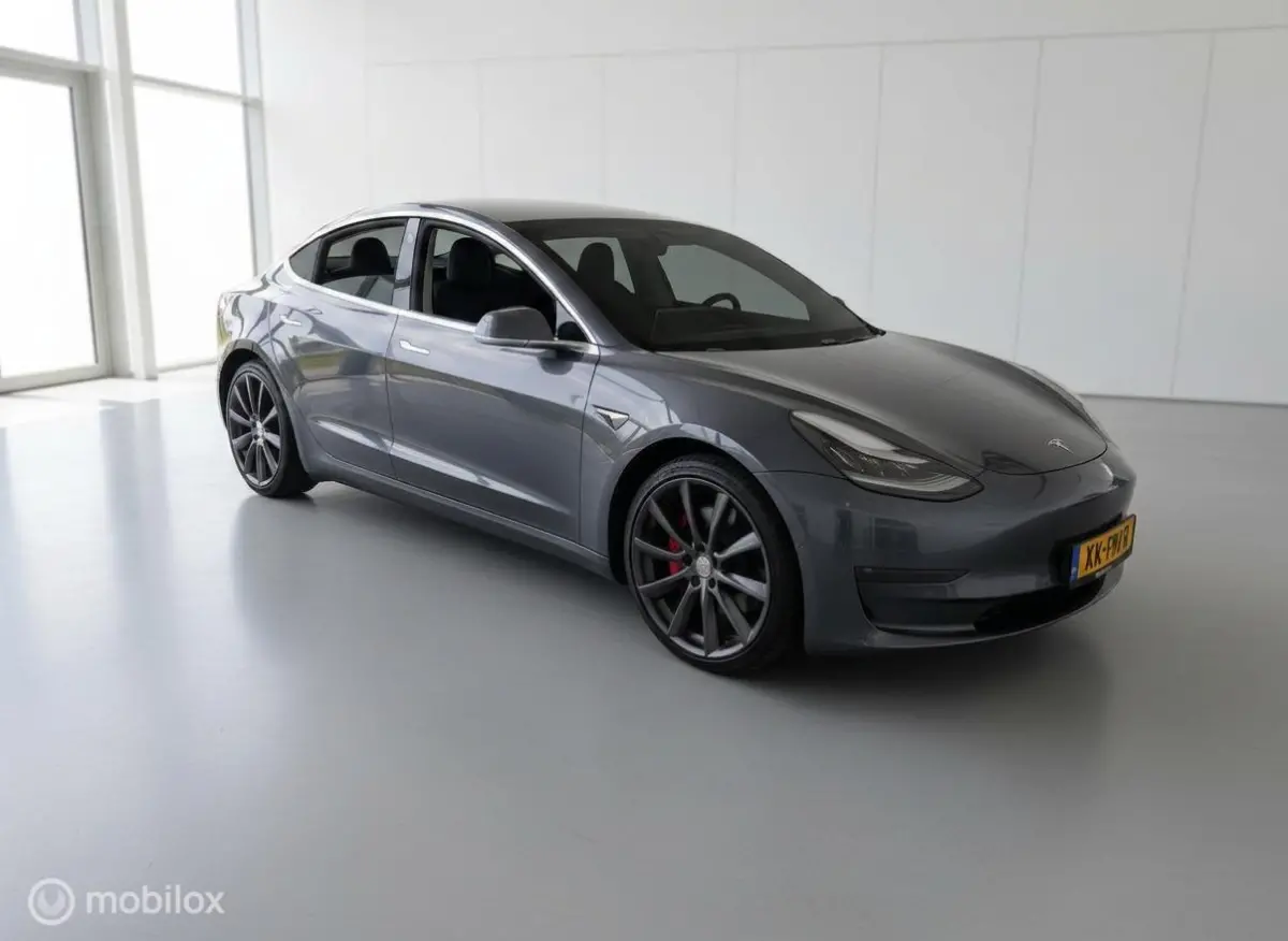 Performance AWD 75 kWh | SOH 81% | 463 pk | 136.603 km | 20" | Premium