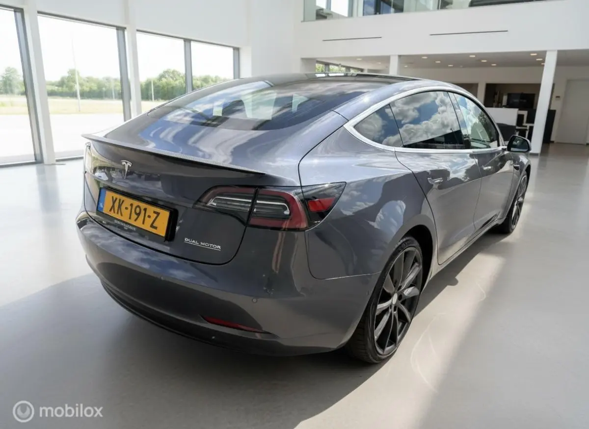 Performance AWD 75 kWh | SOH 81% | 463 pk | 136.603 km | 20" | Premium