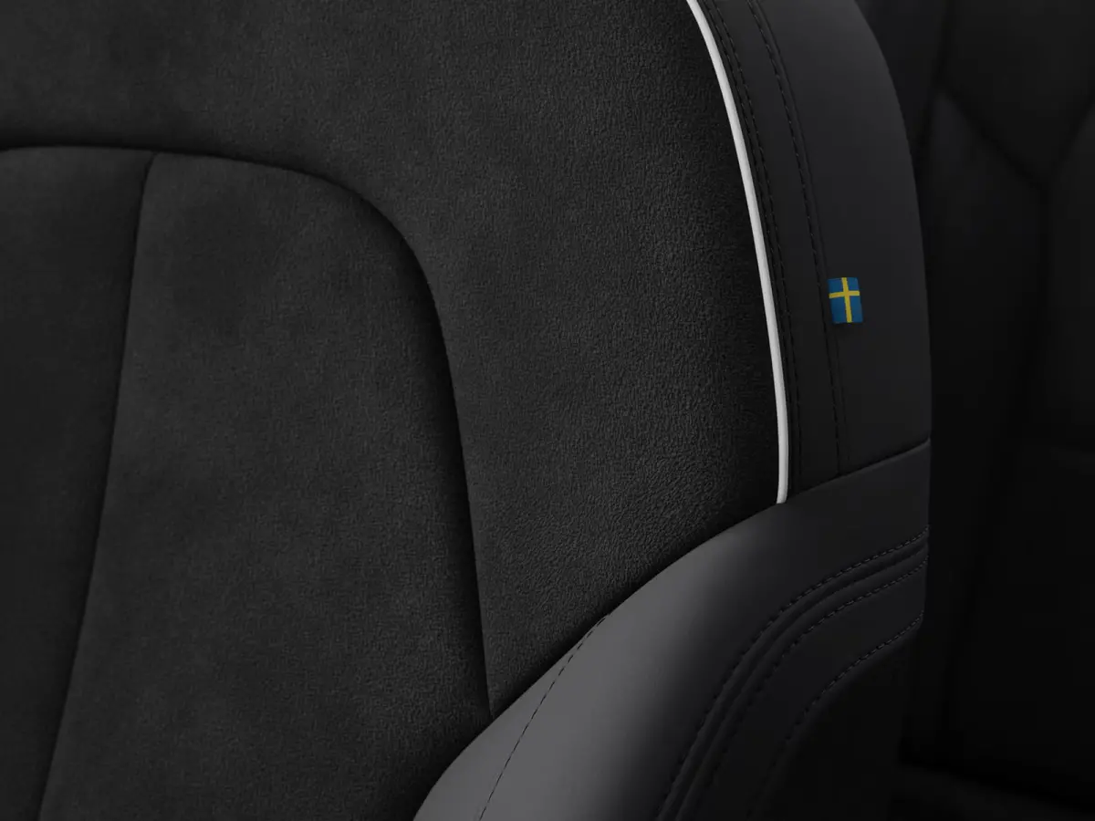 B4 Plus Black Edition | Panoramadak | Parkeercamera | Harman Kardon | Stoel- en stuurverwarming | Elektrische stoelen