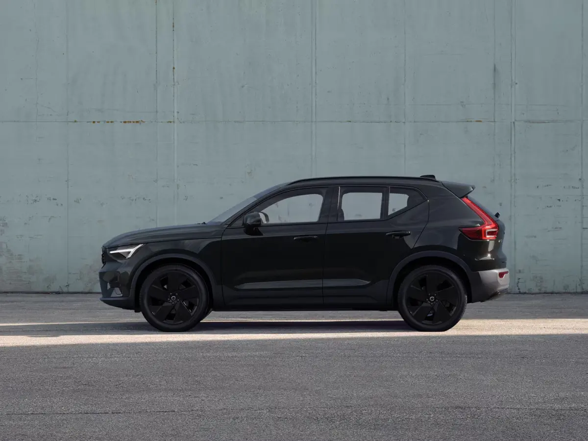 B4 Plus Black Edition | Panoramadak | Parkeercamera | Harman Kardon | Stoel- en stuurverwarming | Elektrische stoelen