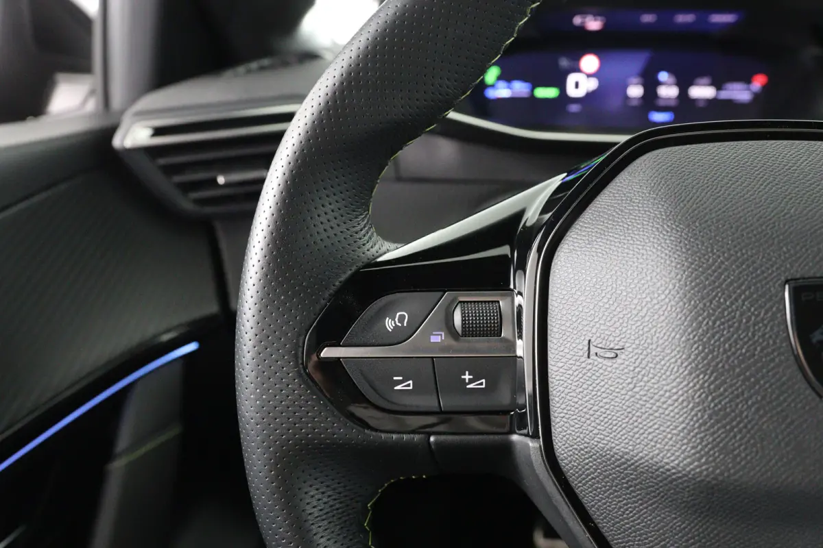 EV GT 51 kWh | 1e Eigenaar! | Dealer Onderhouden! | Sfeerverlichting | Clima | LED | Camera Keyless | Half Leder | DAB | Sfeerverlichting
