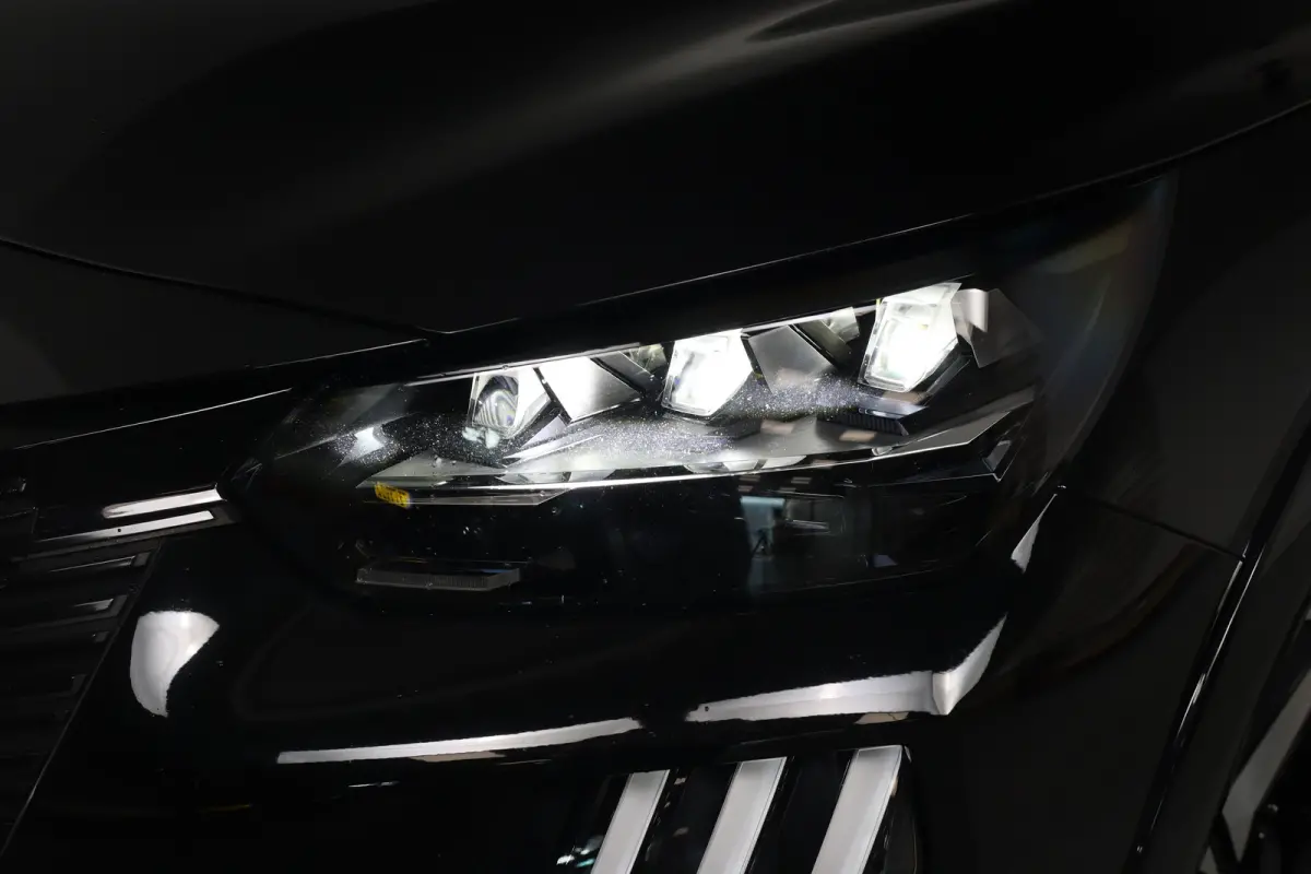 EV GT 51 kWh | 1e Eigenaar! | Dealer Onderhouden! | Sfeerverlichting | Clima | LED | Camera Keyless | Half Leder | DAB | Sfeerverlichting