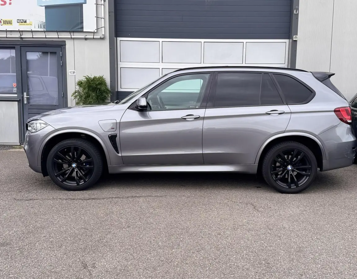 xDrive40e iPerformance M Sport Edition / Pano / Navi / Garantie / HUD / 360 Camera / SOH 93/