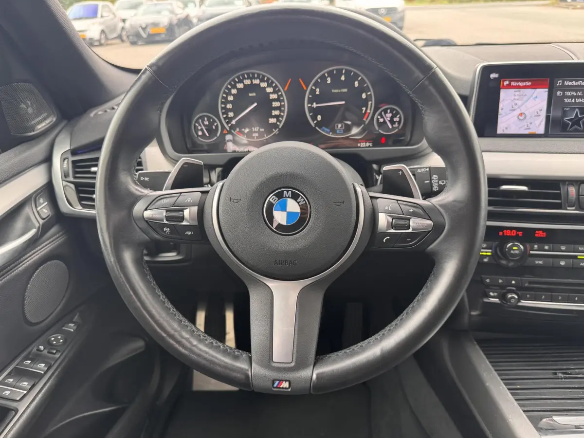 xDrive40e iPerformance M Sport Edition / Pano / Navi / Garantie / HUD / 360 Camera / SOH 93/