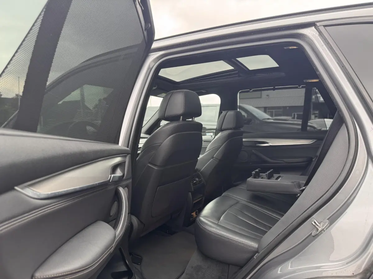 xDrive40e iPerformance M Sport Edition / Pano / Navi / Garantie / HUD / 360 Camera / SOH 93/
