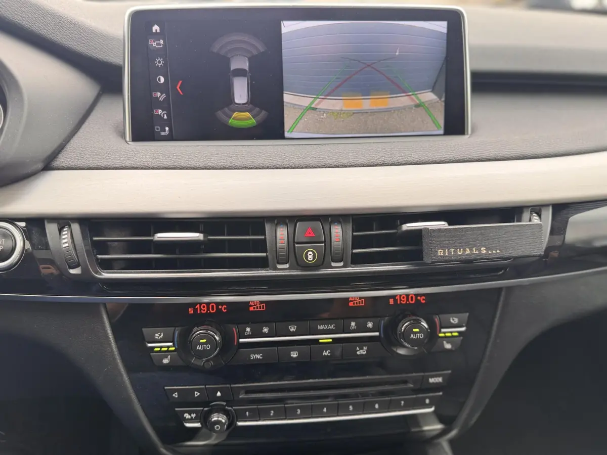 xDrive40e iPerformance M Sport Edition / Pano / Navi / Garantie / HUD / 360 Camera / SOH 93/