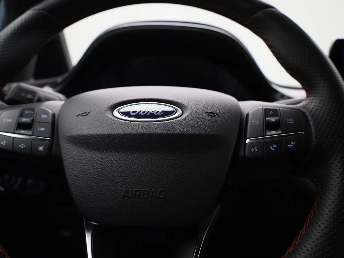 1.0 EcoBoost Hybrid ST-Line X NAVIGATIE | APPLE CARPLAY | CRUISE | CLIMA | DAB | KEYLESS | B&O | CAMERA | PDC | 12 MAANDEN BOVAG GARANTIE |