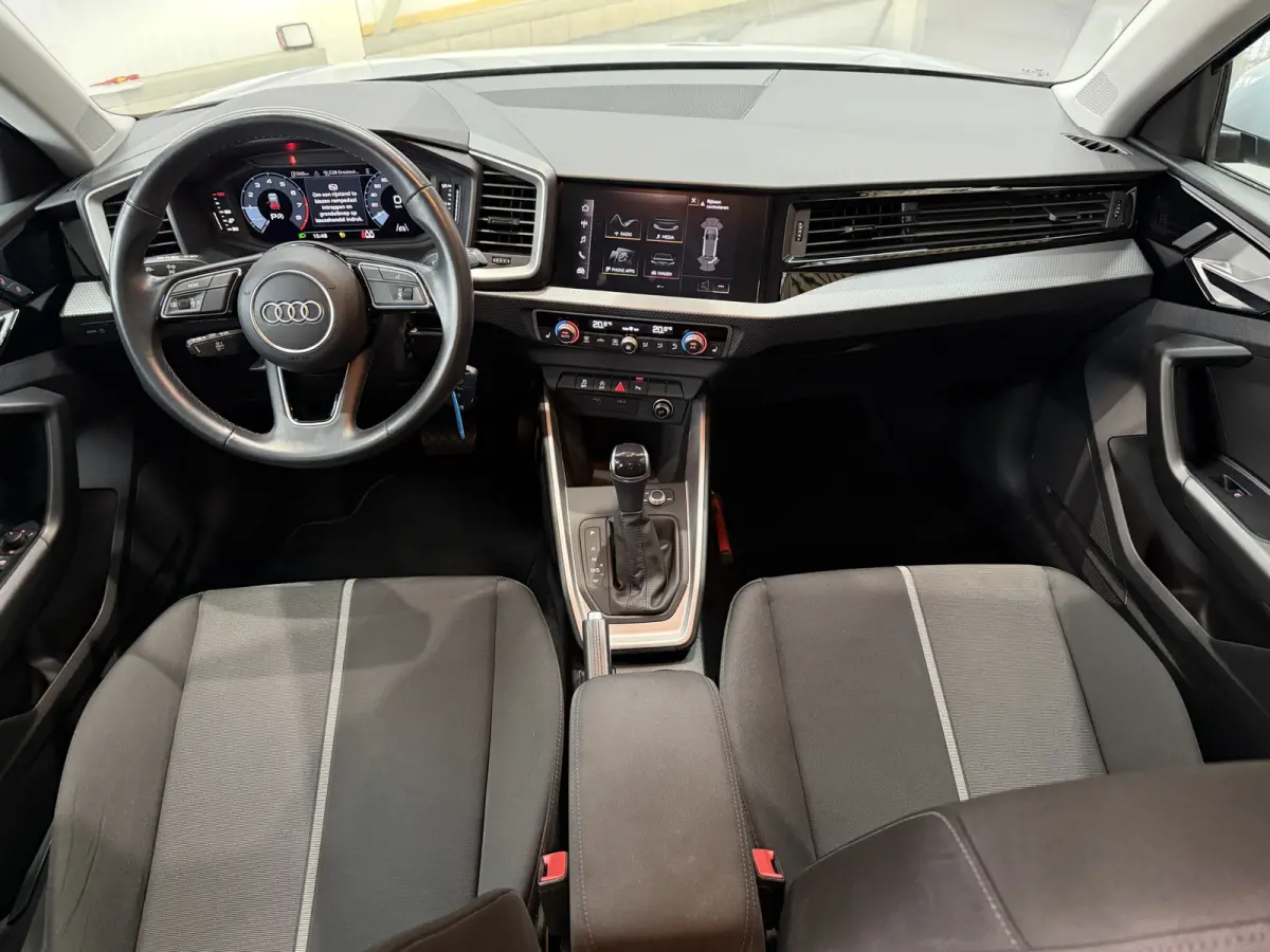 30 TFSI Advanced edition | Carplay Navi | Led | Digitaal Inst | Stoelverwarming | Clima | Keurig nette Audi A1
