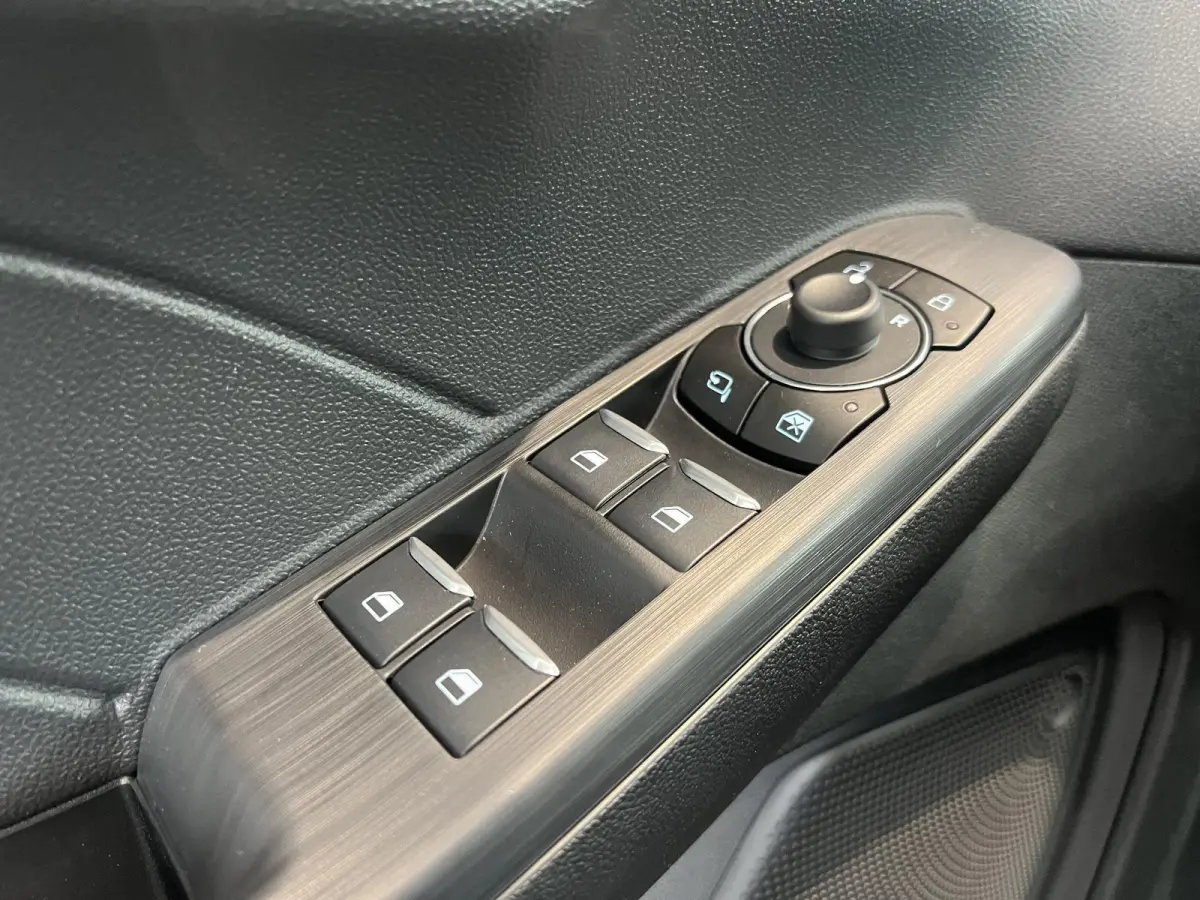 2.5 PHEV ST-Line | ELEKTRISCH WEGKLAPBARE TREKHAAK | VERWARMBARE VOORSTOELEN | VERWARMBARE VOORRUIT | VERWARMBAAR STUUR | KEYLESS ENTRY | ALL WEATHER BANDEN