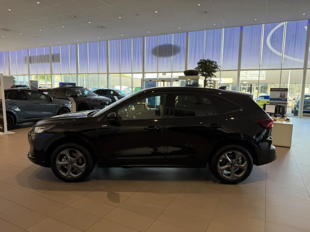 2.5 PHEV ST-Line | ELEKTRISCH WEGKLAPBARE TREKHAAK | VERWARMBARE VOORSTOELEN | VERWARMBARE VOORRUIT | VERWARMBAAR STUUR | KEYLESS ENTRY | ALL WEATHER BANDEN