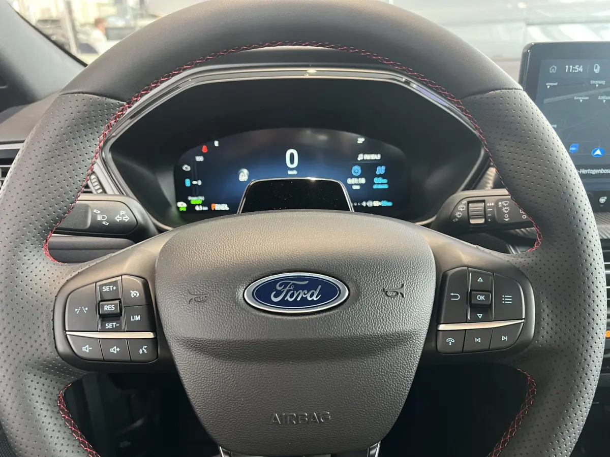 2.5 PHEV ST-Line | ELEKTRISCH WEGKLAPBARE TREKHAAK | VERWARMBARE VOORSTOELEN | VERWARMBARE VOORRUIT | VERWARMBAAR STUUR | KEYLESS ENTRY | ALL WEATHER BANDEN