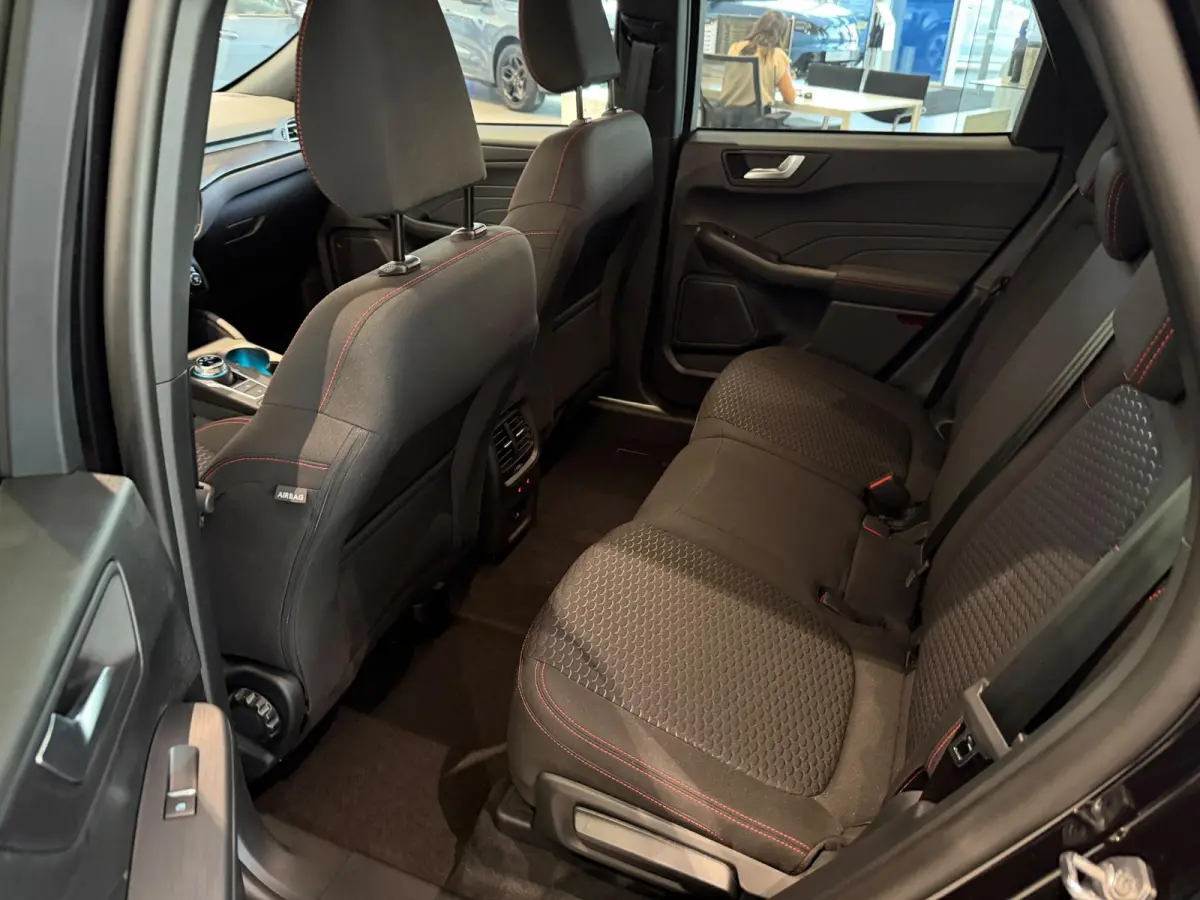 2.5 PHEV ST-Line | ELEKTRISCH WEGKLAPBARE TREKHAAK | VERWARMBARE VOORSTOELEN | VERWARMBARE VOORRUIT | VERWARMBAAR STUUR | KEYLESS ENTRY | ALL WEATHER BANDEN