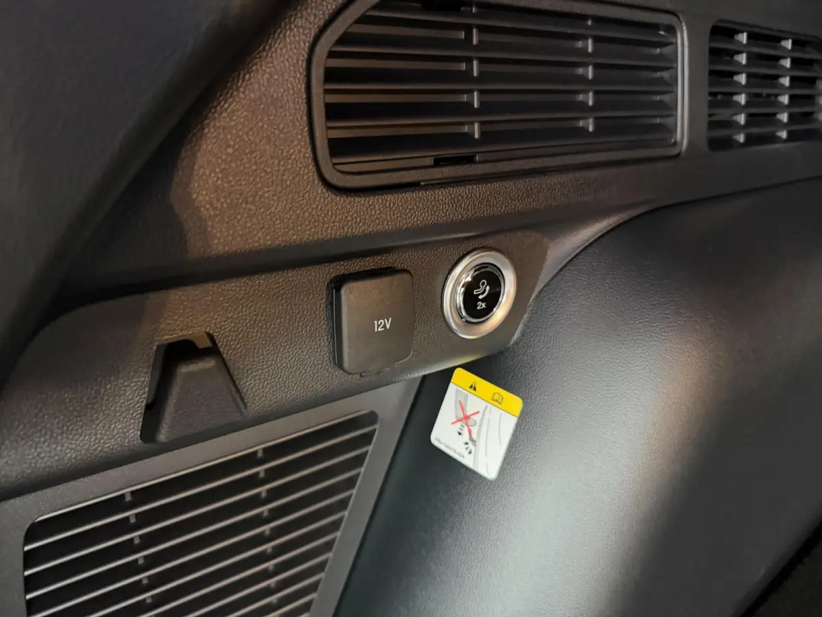 2.5 PHEV ST-Line | ELEKTRISCH WEGKLAPBARE TREKHAAK | VERWARMBARE VOORSTOELEN | VERWARMBARE VOORRUIT | VERWARMBAAR STUUR | KEYLESS ENTRY | ALL WEATHER BANDEN