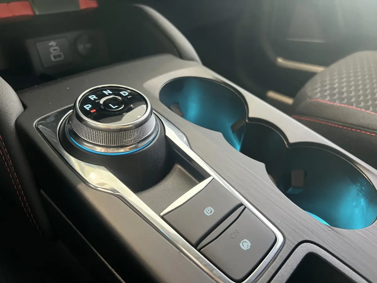 2.5 PHEV ST-Line | ELEKTRISCH WEGKLAPBARE TREKHAAK | VERWARMBARE VOORSTOELEN | VERWARMBARE VOORRUIT | VERWARMBAAR STUUR | KEYLESS ENTRY | ALL WEATHER BANDEN