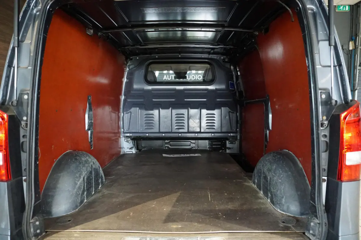 114 CDI AUT. +  EURO6 / CAMERA / TREKHAAK 2500 KG / NAVIGATIE / CRUISE CONTROL