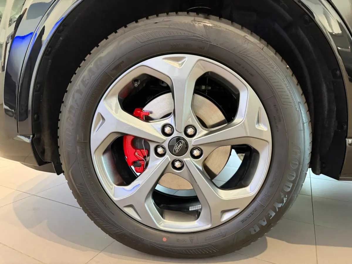 2.5 PHEV ST-Line X | ELEKTRISCH WEGKLAPBARE TREKHAAK | VERWARMBARE STOELEN | VERWARMBAAR STUUR | VERWARMBARE VOORRUIT | KEYLESS ENTRY | ALL WEATHER BANDEN |