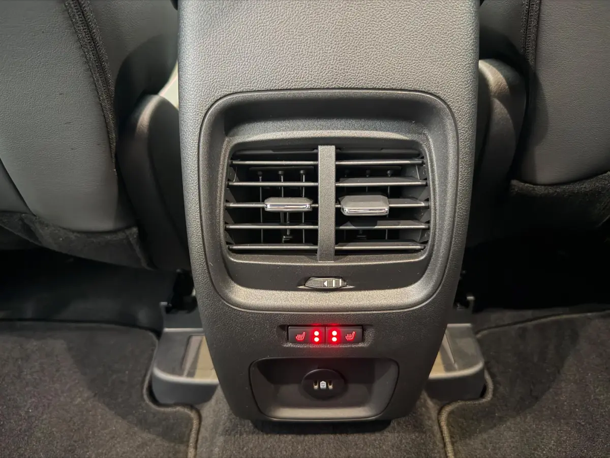 2.5 PHEV ST-Line X | ELEKTRISCH WEGKLAPBARE TREKHAAK | VERWARMBARE STOELEN | VERWARMBAAR STUUR | VERWARMBARE VOORRUIT | KEYLESS ENTRY | ALL WEATHER BANDEN |