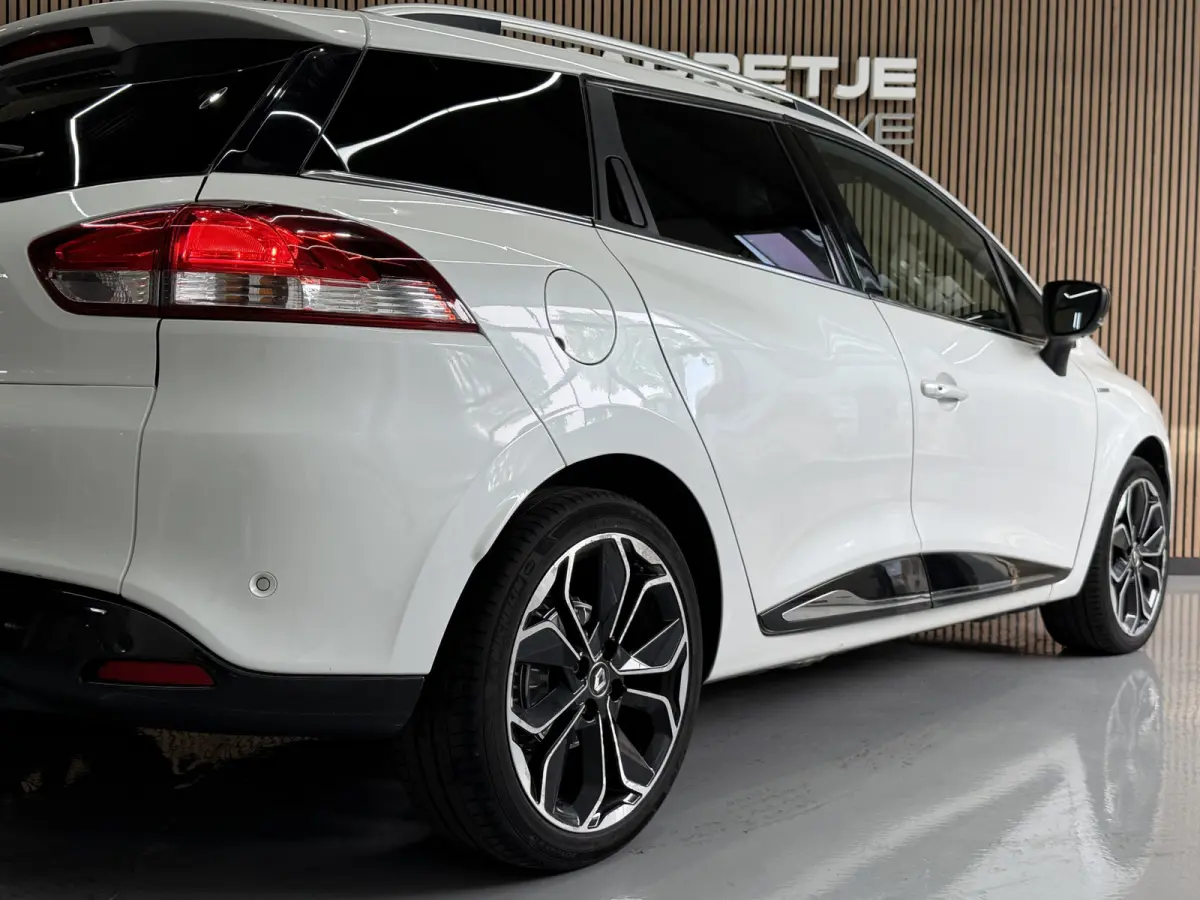 0.9 TCe Bose | Navi | 17" | Cruise control | Stoelverwarming | Camera | Perfect onderhouden!